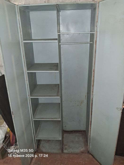 Продам металический шкаф в Харькове