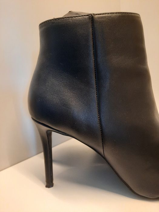 Botins de salto alto pretos da Mango