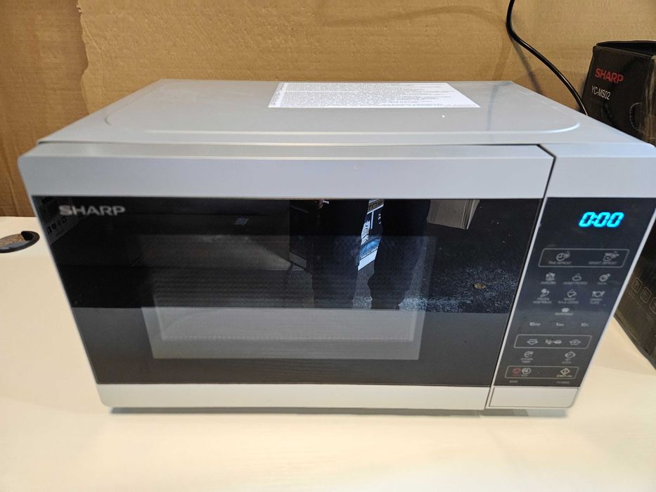 Kuchenka mikrofalowa Sharp YC-MS02E-S Srebrna