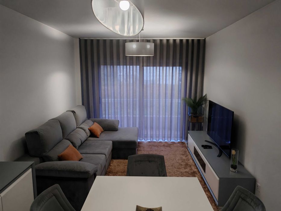 Conjunto de Sala de Jantar & Sala de Estar | Cinza e Branco | Moderno