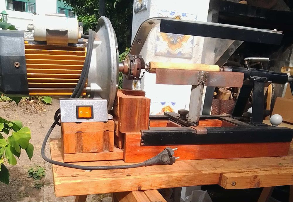 Mini torno para tornear madeira