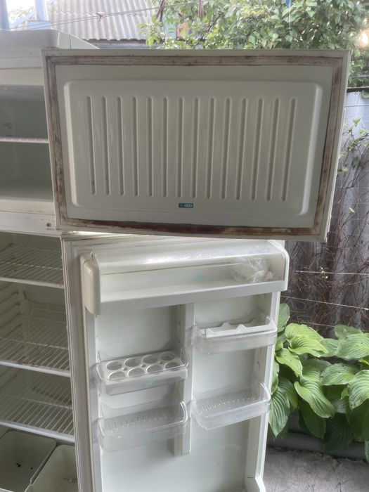 Продам холодильник