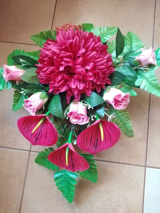 Piękne stroiki na cmentarz