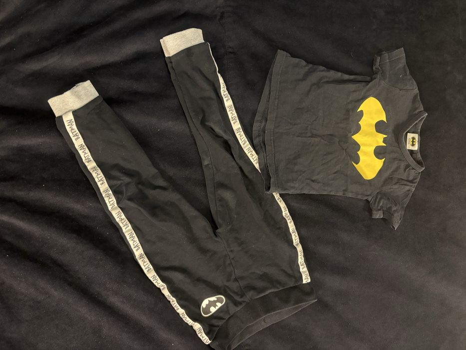 Komplet batman 110-116 dresy i T-shirt