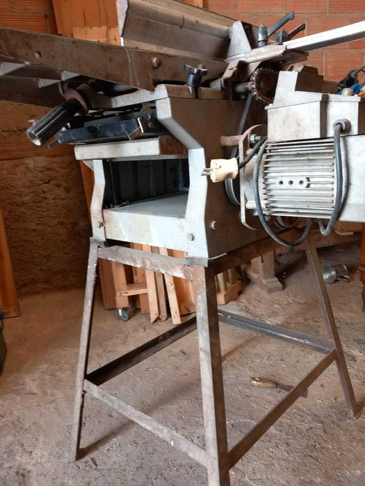 Máquina plaina desengrossadeira - DeWalt