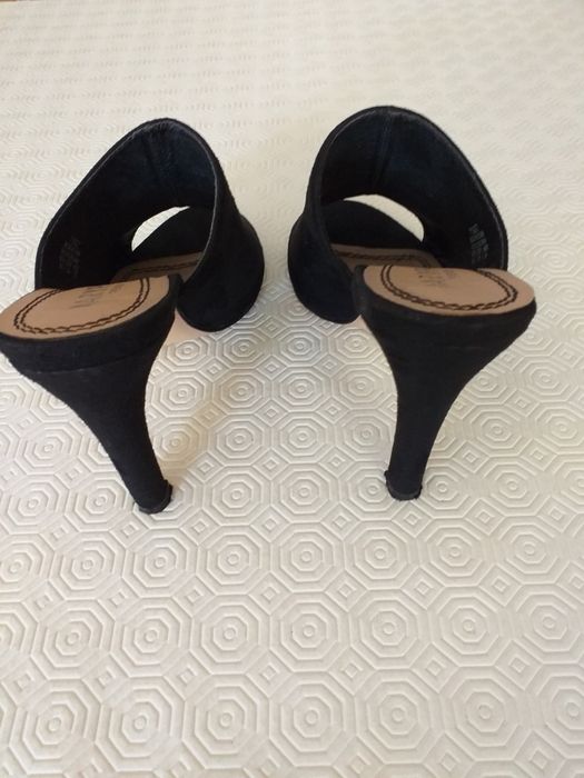 Mules Pretos de Toilette