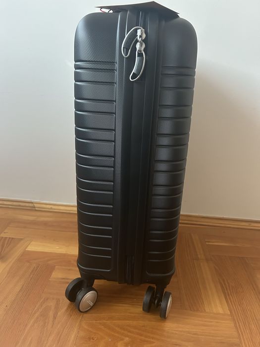 Walizka Cabin Czarna American Tourister Nowa