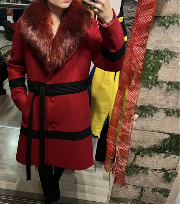 Płaszcz zimowy czerwony