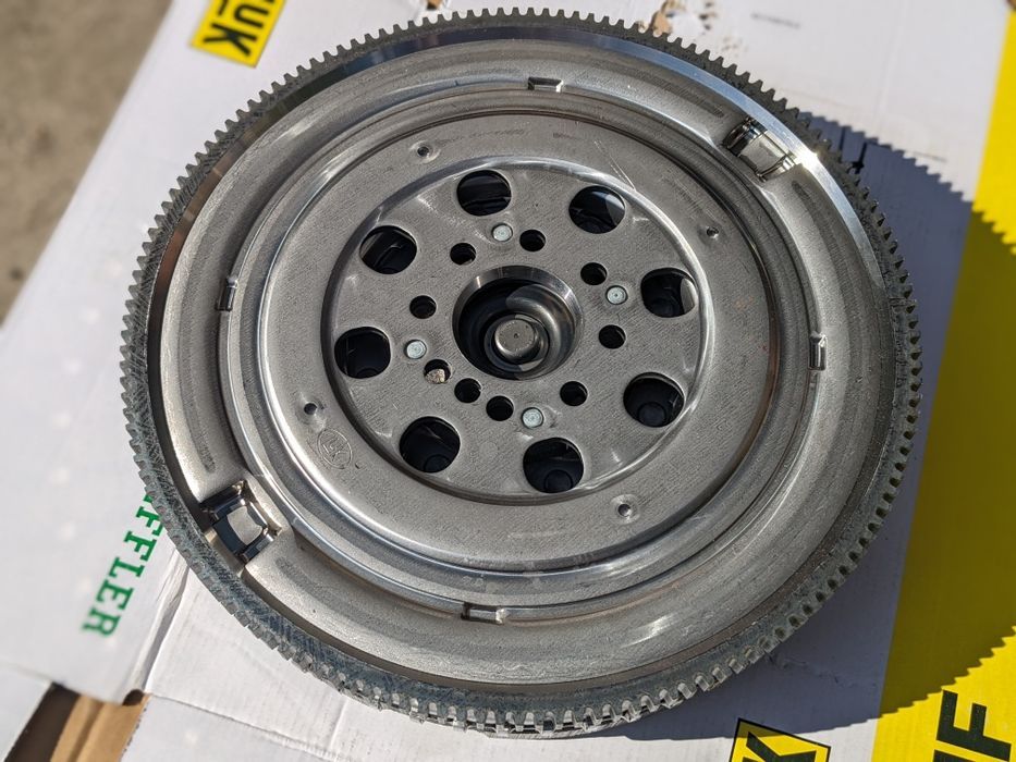 Демфер маховик Mercedes Sprinter 907 910