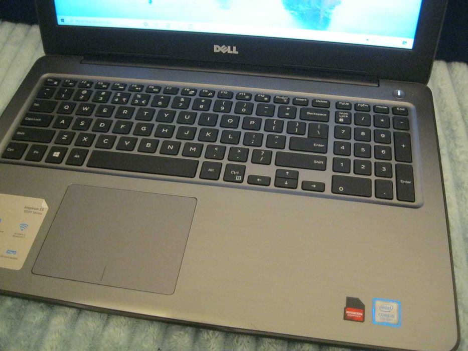 Laptop Dell i5-7200 SSD 256gb ram 8gb ddr4 Grafika R7 2g super stan