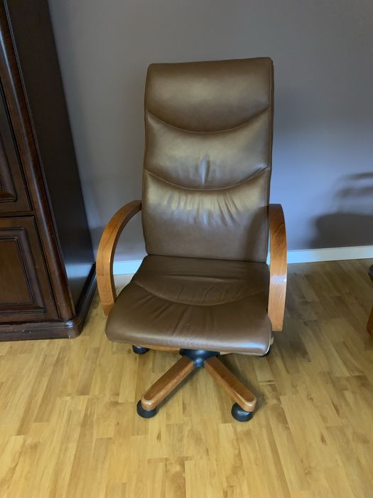 Fotel gabinetowy - skóra naturalna