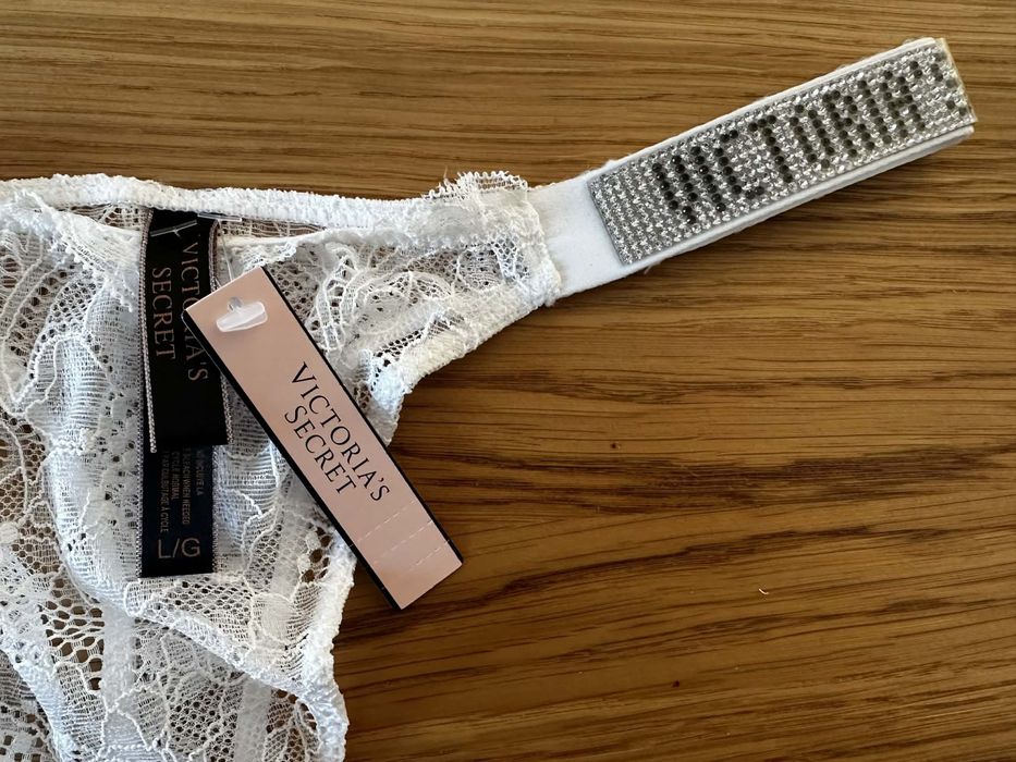 Komplet bielizny Victoria’s Secret 85C stanik + stringi C85 38C