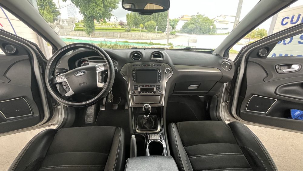 Ford Mondeo Titanium  — Muito material novo —