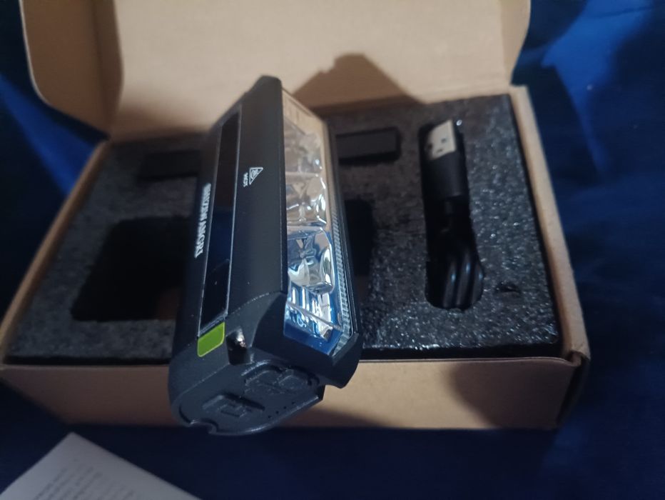 Мощный вело фонарь 3 режима.корпус алюминиевый.новый