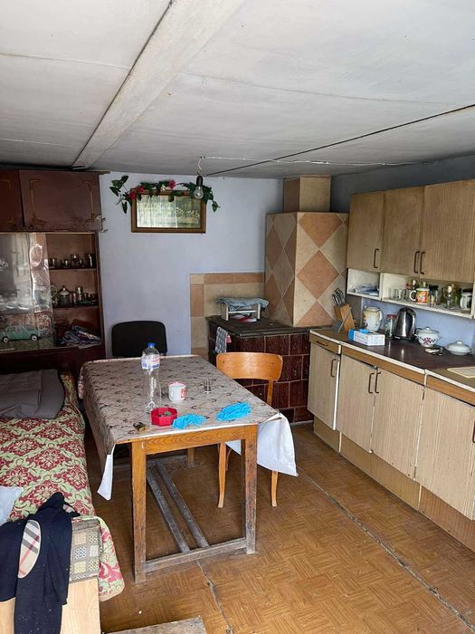 Будинок, 65 м кв + 50сот землі біля хати