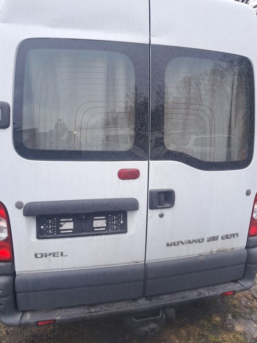 Опель мовано 2500