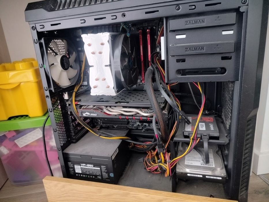 ПК, компьютер, системний блок.