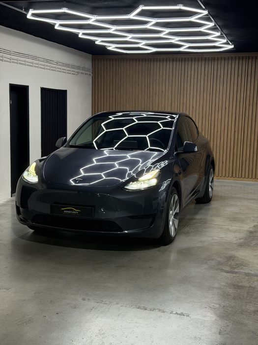 Tesla Model Y SR Plus