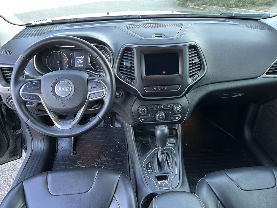 Jeep Cherokee 2019г Не бит Не фарбован Restaling