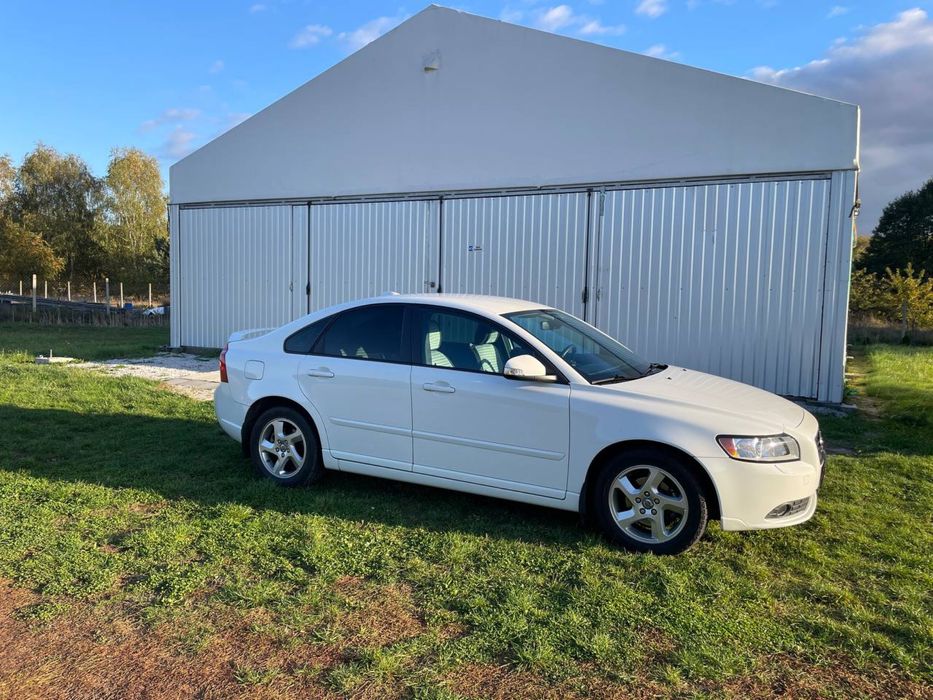 Продам Volvo S40  2012  2.0бенз  145кс  акпп  85000км