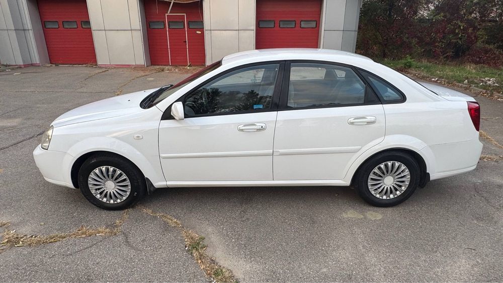 Chevrolet Lacetti 2010 1.6 бензин