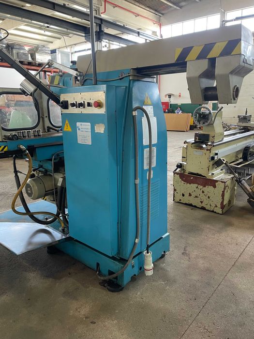 Fresadora Universal FU251