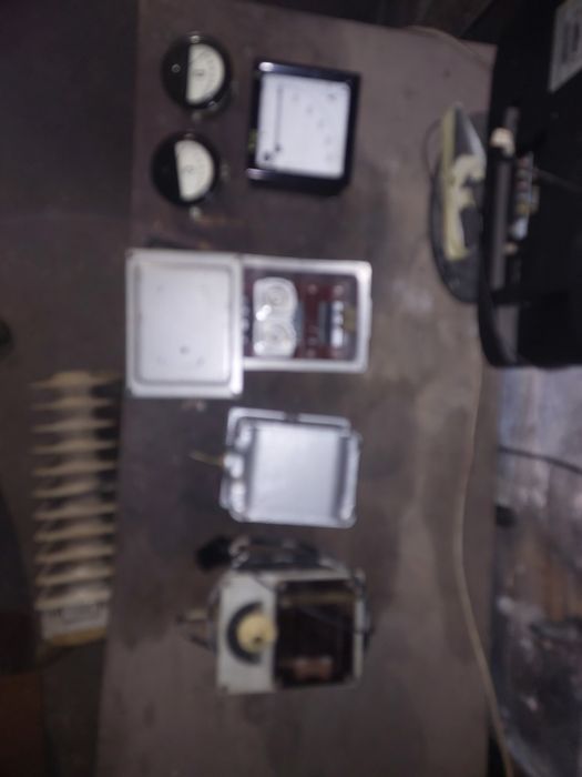 Skrzynka elektryczna miernik volt amper