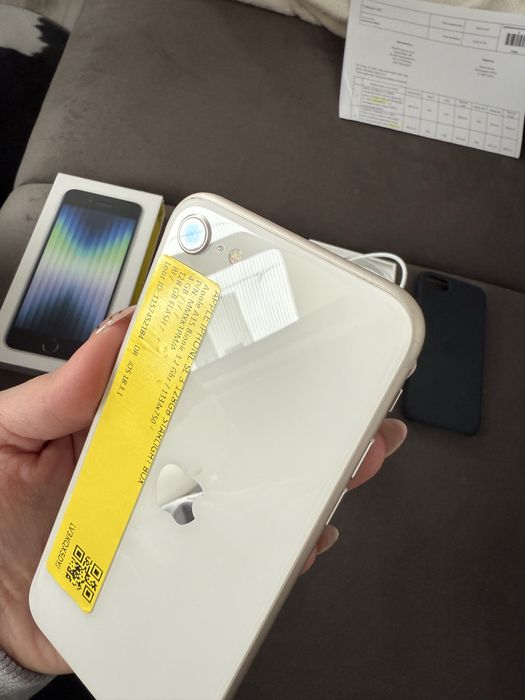 Apple iPhone SE 3 128GB