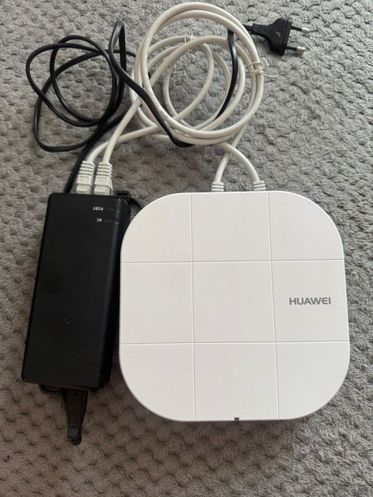 punkt dostępowy Wi-Fi Huawei – model AP4050DN.