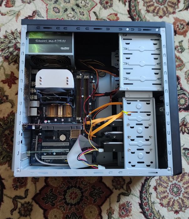 Retro PC 3xHDD 1,6TB 4GB Ram Linux Mint +Dodatkowe GPU