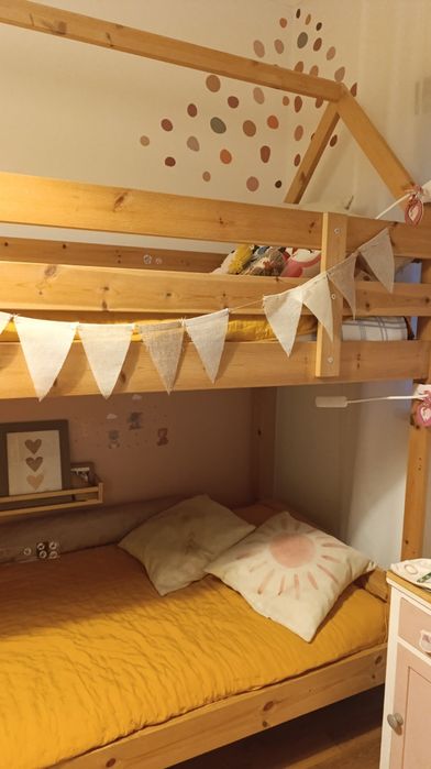 Estrutura de cama IKEA beliche Mydal  com estrutura casa Montessori