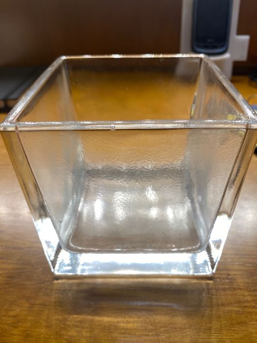 Vaso quadrado em vidro