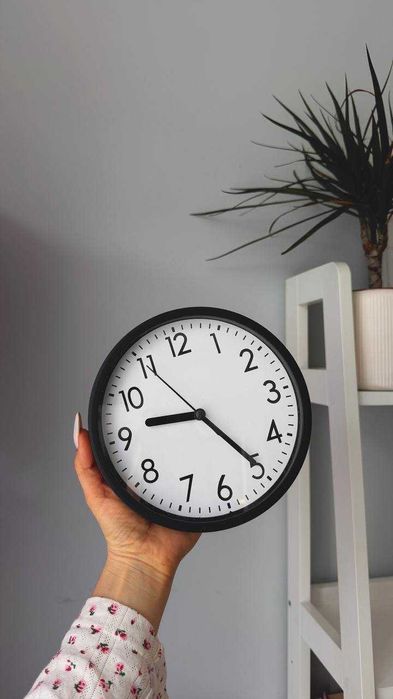 Настінний годинник