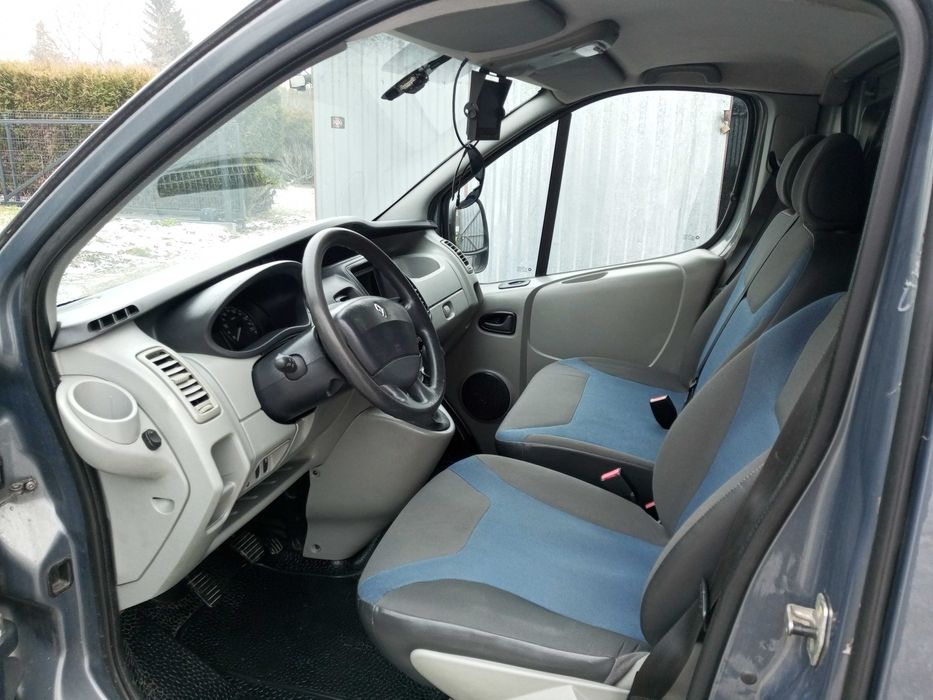 Renault Trafic 2.5 DCI 145 KM