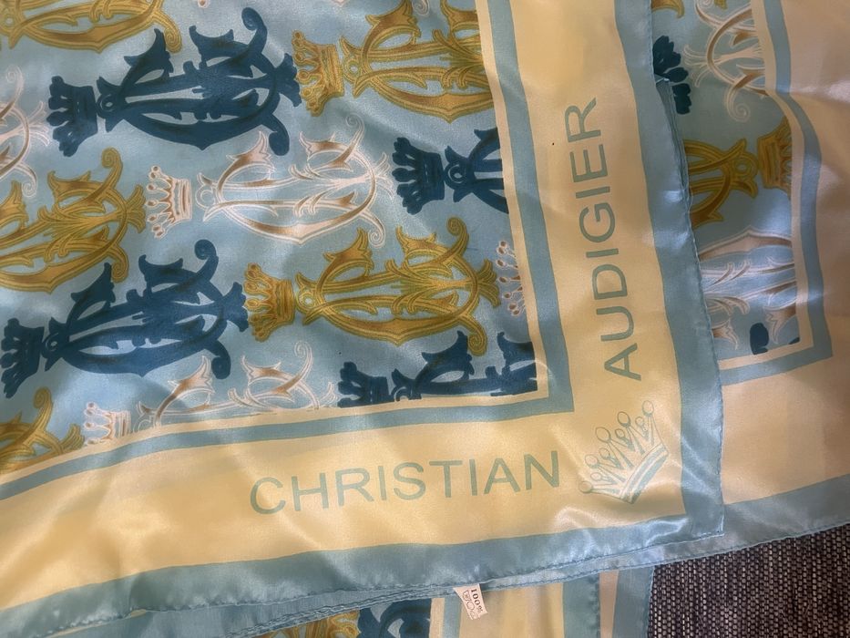 Шаль шовкова Christian Audigier