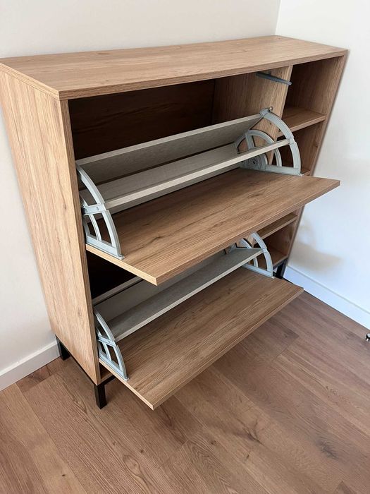 Sapateira em madeira