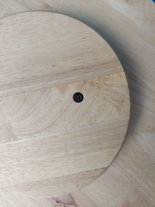 Дерев'яна підставка, що обертається, для страв торту тістечок нарізки