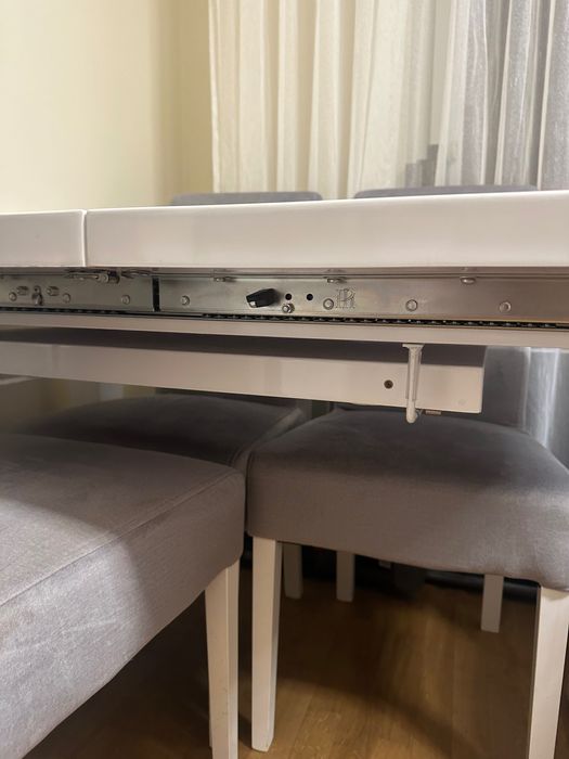 Stół rozkladany 110/150 x 70 z krzesłami