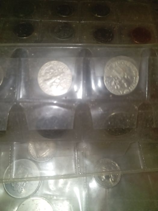 Moedas brasil Portugal e francês vendo tudo junto