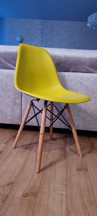Cadeira estilo Eames