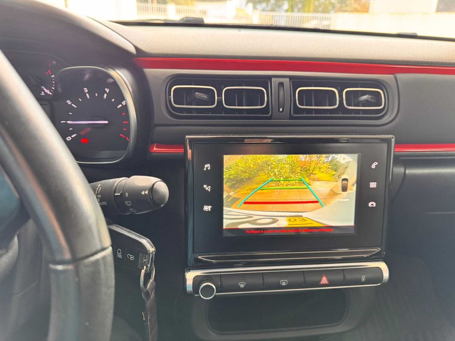 Carro como novo a bom preço