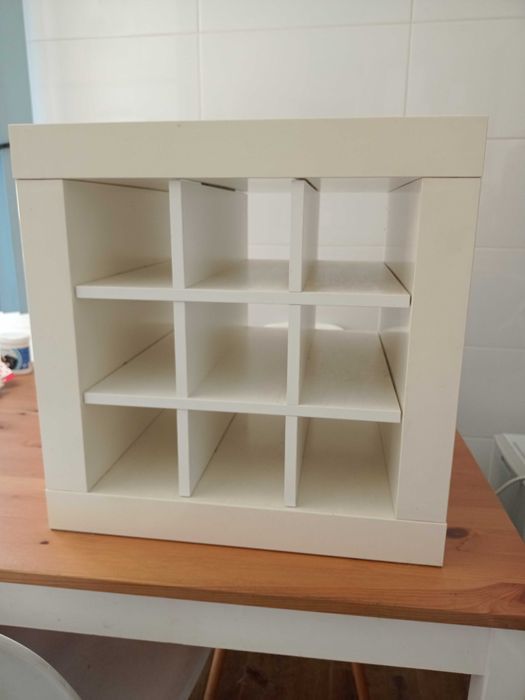 Cubo garrafeira da IKEA em muito bom estado.Robusto. Entrega Setúbal e arredores ou zona a combinar.