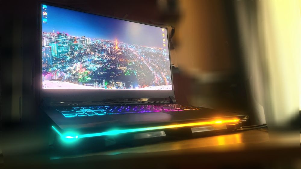 Rog STRIX g17 713 r9 5900hx, 6800m 12 gb, 32 gb ram 1t ssd,