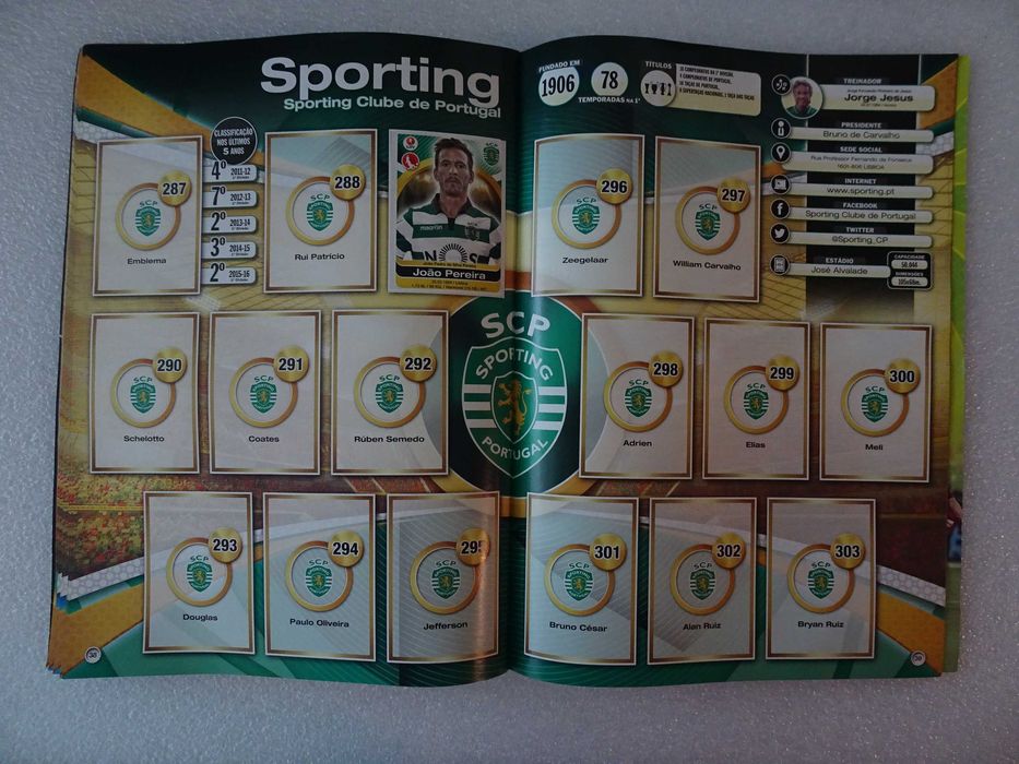 Caderneta de cromos de futebol - Futebol 2016-17 Panini (tem 4 cromos)