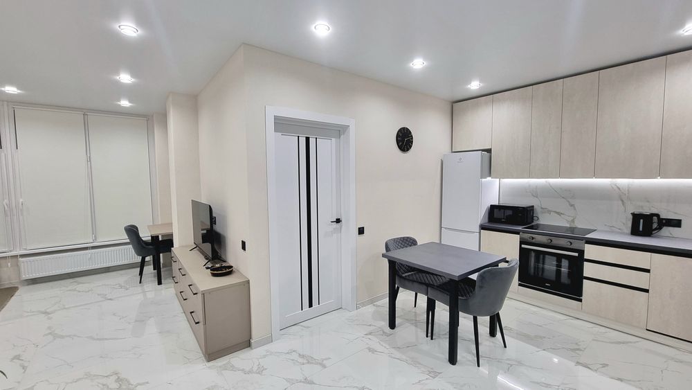 БЕЗ КОМІСІЇ. 1здача.2кімн.46м2.Інвертори на тепло,воду.В тихому центрі