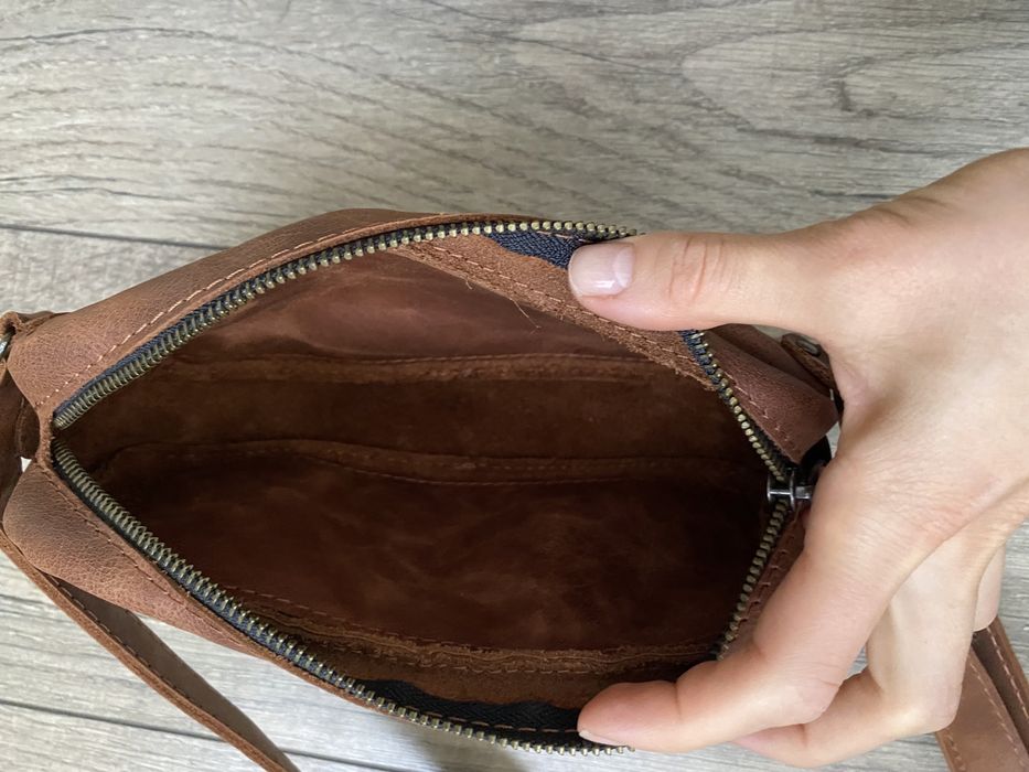 Нагрудна сумка кросбоді