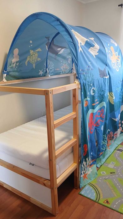 Cama Beliche Reversível IKEA KURA + Dossel Marinho + 2 Colchões (Excelente Estado)