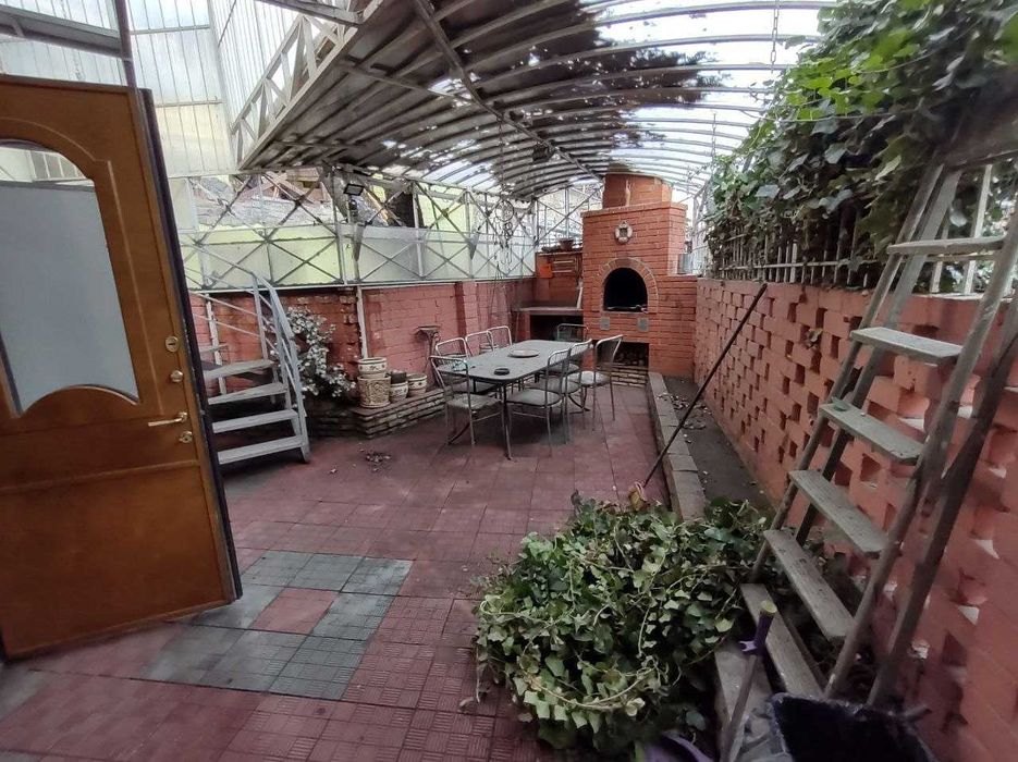 Двухэтажная квартира с ремонтом и своим двором на Молдаванке