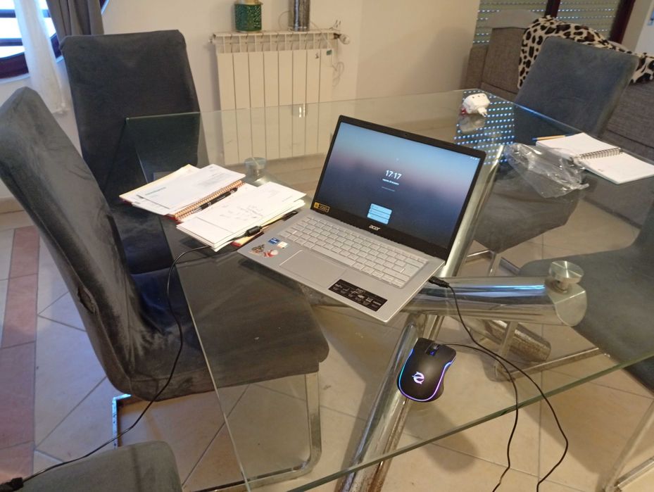 Mesa de sala com 6 cadeiras