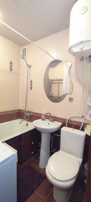 Здам погодинно,  подобово 1к. квартиру  просп. Героїв Харкова 202/2